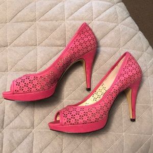 never worn PINK PUMPS!!